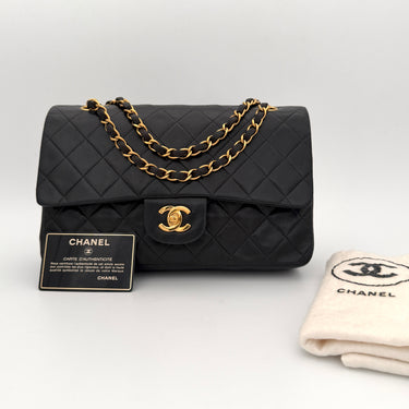 Chanel Timeless 25 Classic double flap bag black lambskin leather vintage