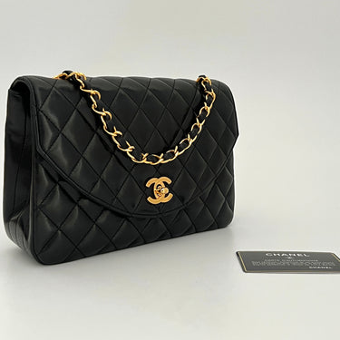 Preowned Chanel black leather vintage ref. 8022