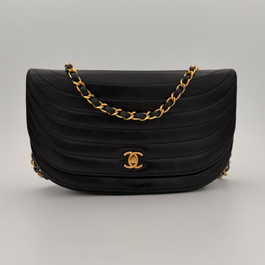 Chanel black leather vintage ref. 8046